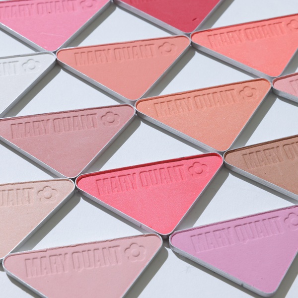 ブラッシュ ベビー（チーク・シェード・ハイライト）