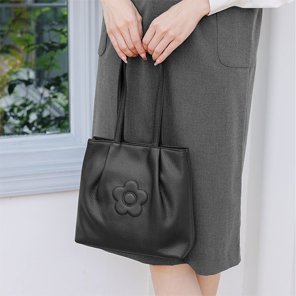 イタリアンレザーデイジー トート（ブラック）