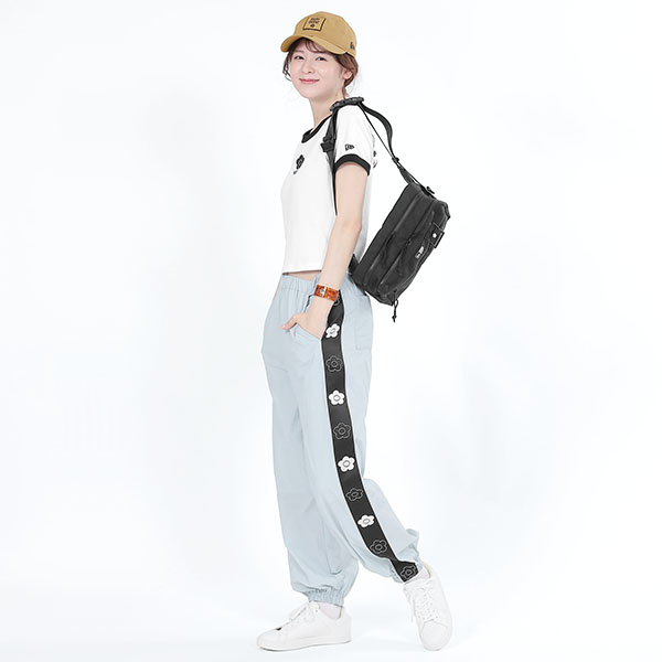 NEW ERA(R) × MARY QUANT3段ロゴ キャップ（ベージュ）