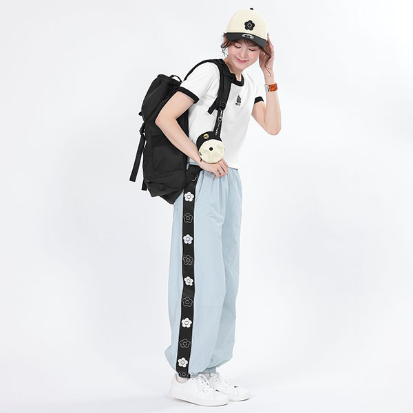 NEW ERA(R) × MARY QUANT BIGデイジー キャップ（ブラックＸホワイト）
