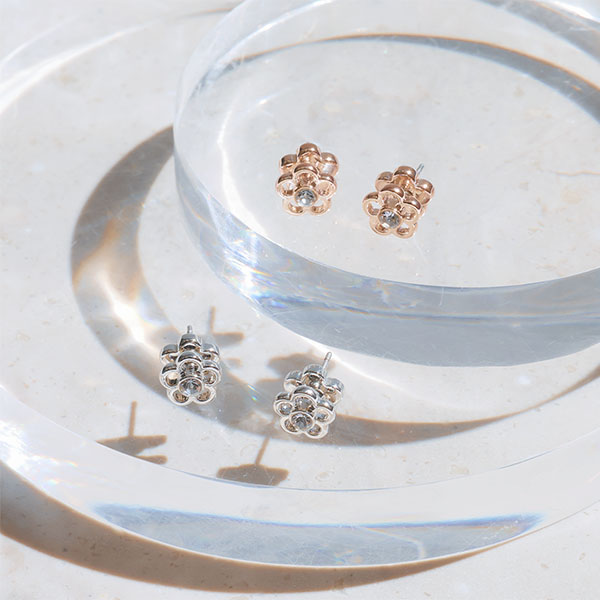 ペタルデイジーキャッチ ピアス（シルバー）