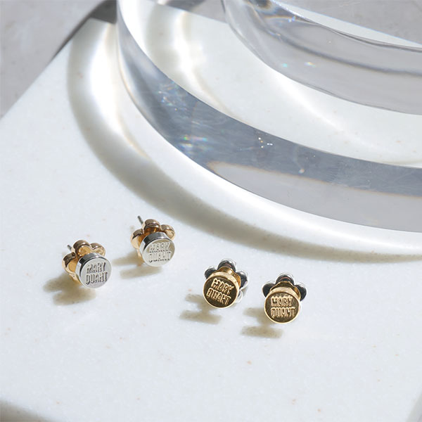 ロゴデイジーキャッチ ピアス（ゴールド）