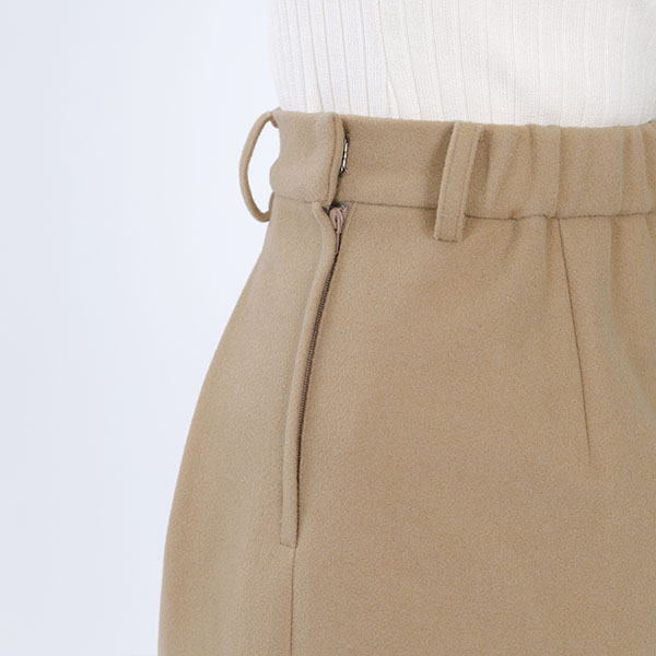 レトロロゴバックル ミニスカート（キャメル）