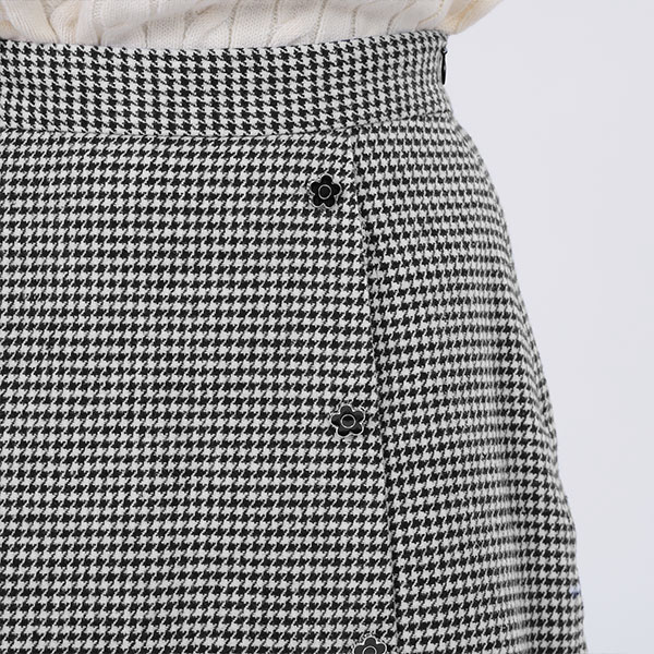 デイジーボタンスカート パンツ(ブラック×ホワイト)