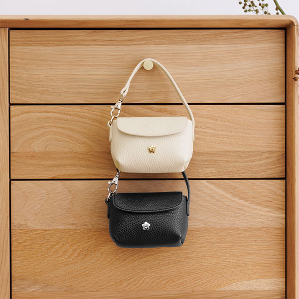 インナースエードデイジー ミニバッグチャームポーチ(ブラック)