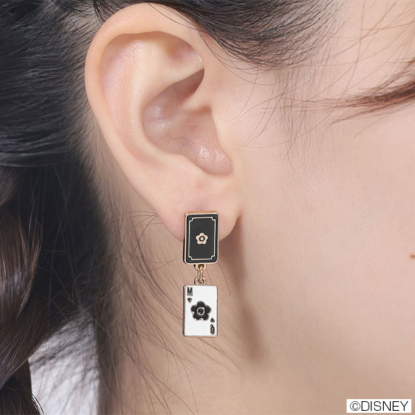 トランプ兵デザイン ピアス(ゴールド)