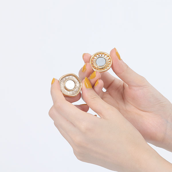 マグネット ブローチ(ゴールド)