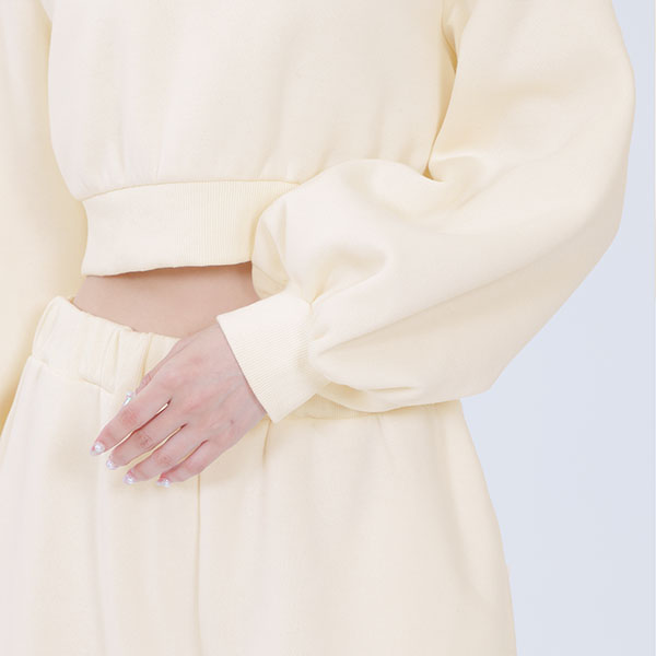 エンボス刺繍 プルオーバー(アイボリー)