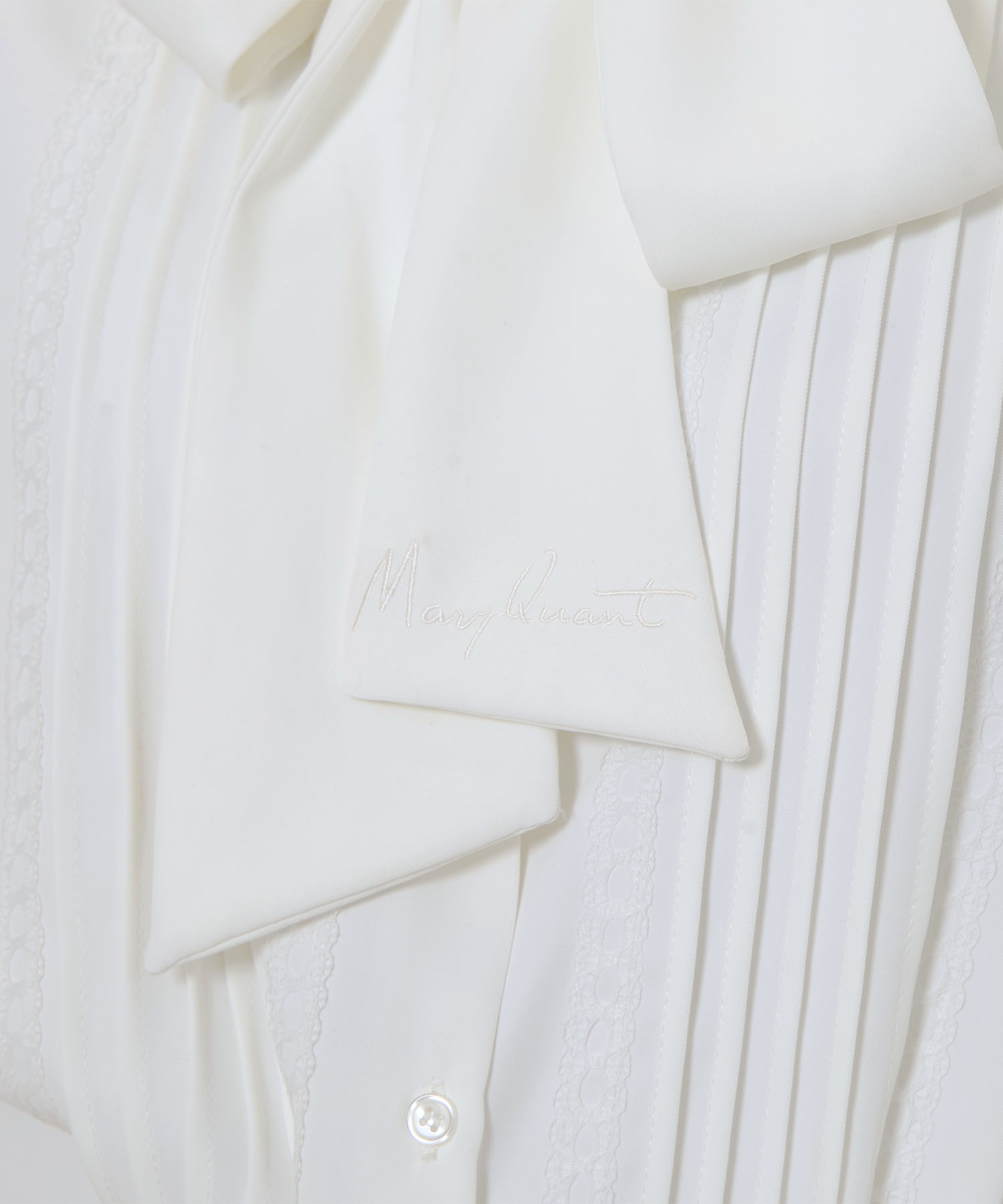 梯子レースピンタック ブラウス（ホワイト）