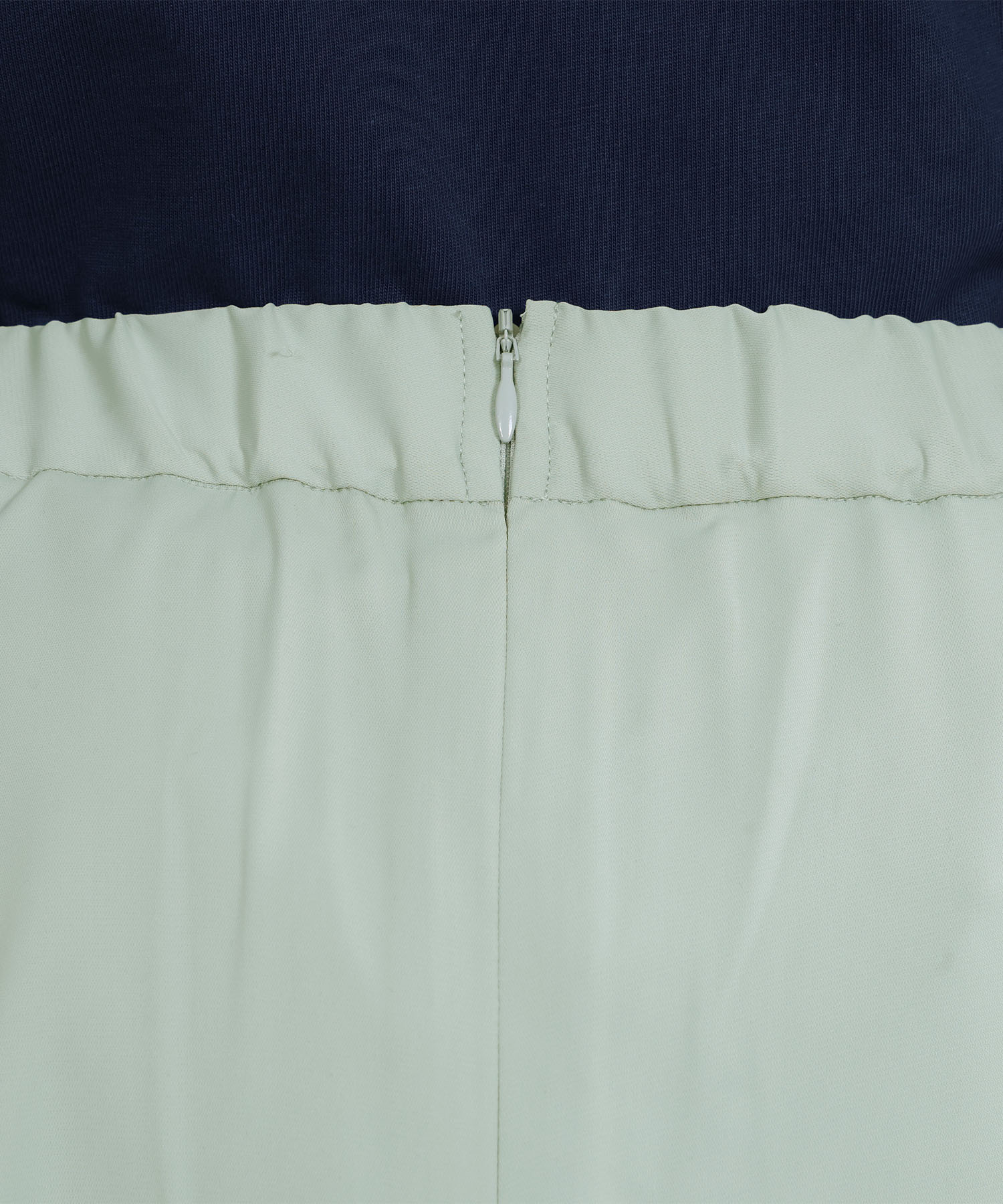 ミモレ丈フレア スカート（ライトグリーン）