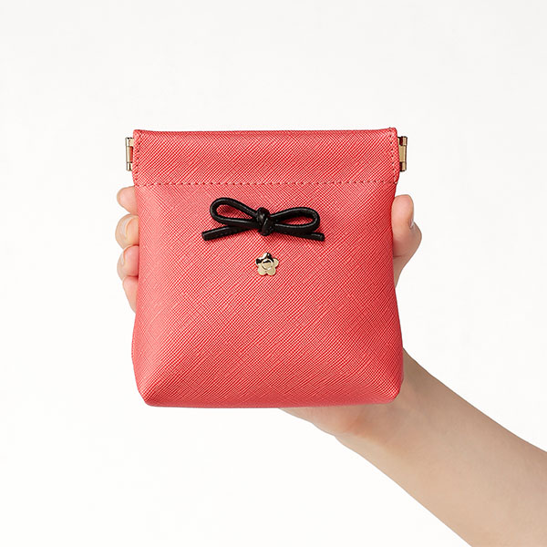サフィアーノリボン バネクチポーチ（コーラルレッド）