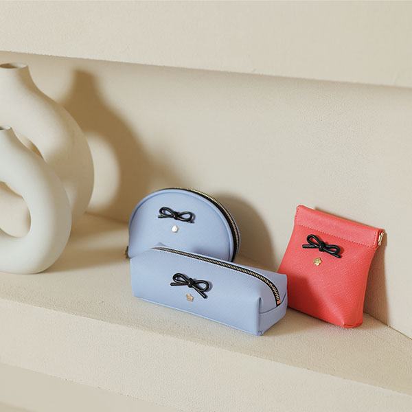 サフィアーノリボン バネクチポーチ（コーラルレッド）