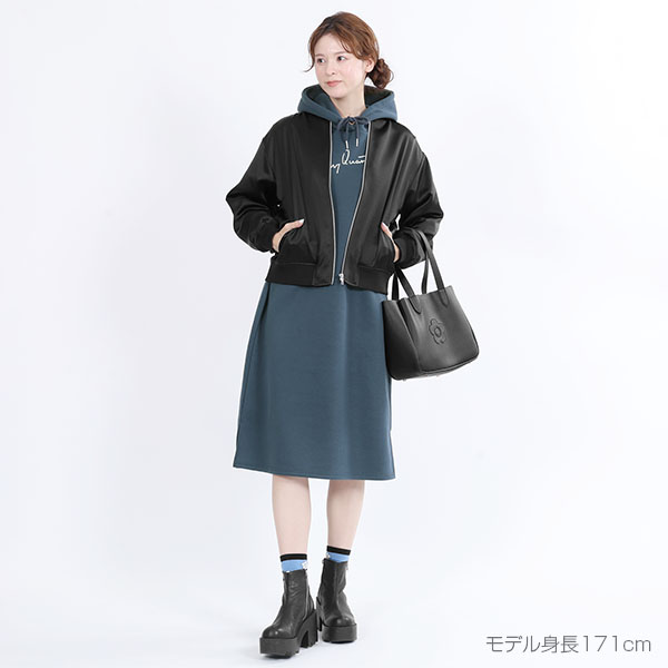 バックロゴサテン ブルゾン（ブラック）