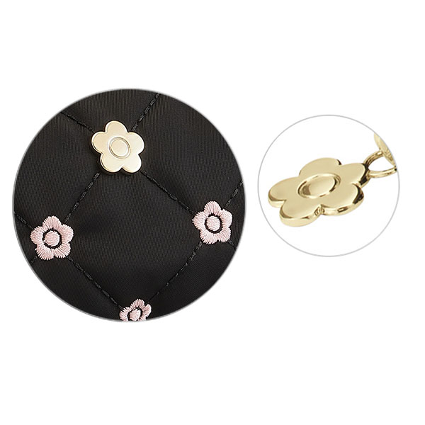 キルトデイジー刺繍 オーバルポーチ（ブラック）