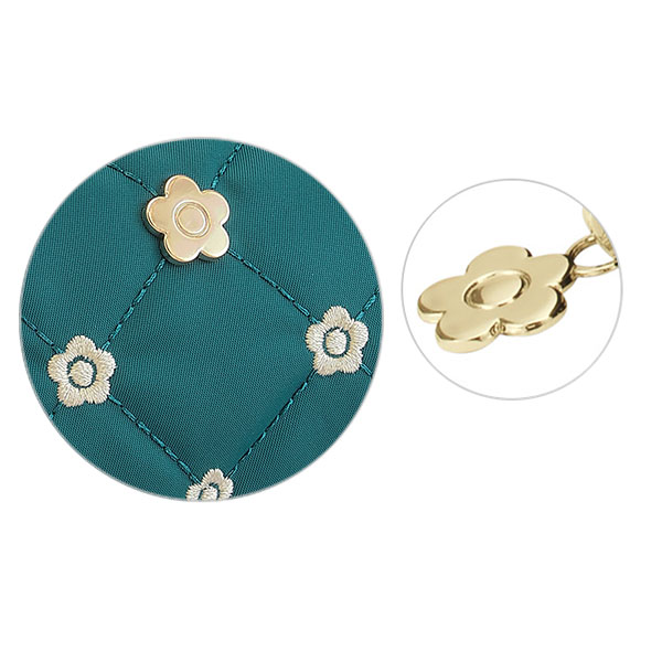 キルトデイジー刺繍 オーバルポーチ（ピーコック）