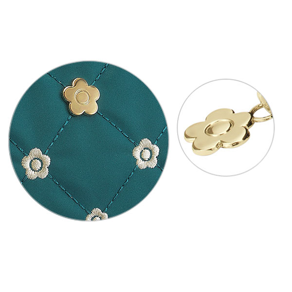 キルトデイジー刺繍 舟型ポーチ（ピーコック）