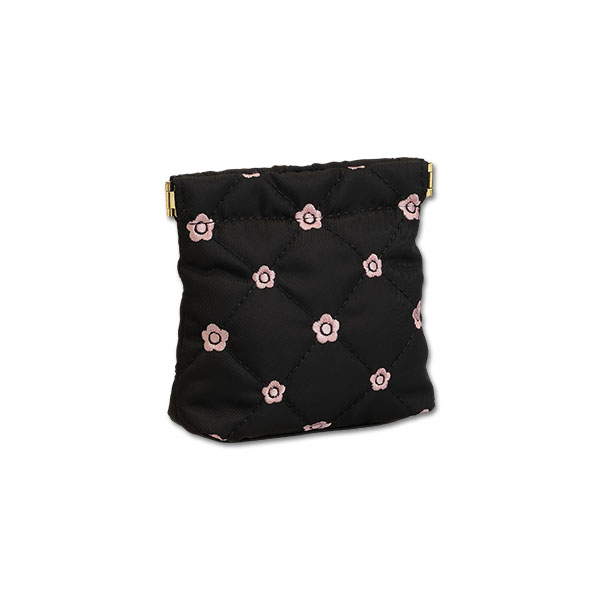 キルトデイジー刺繍 バネクチポーチ（ブラック）
