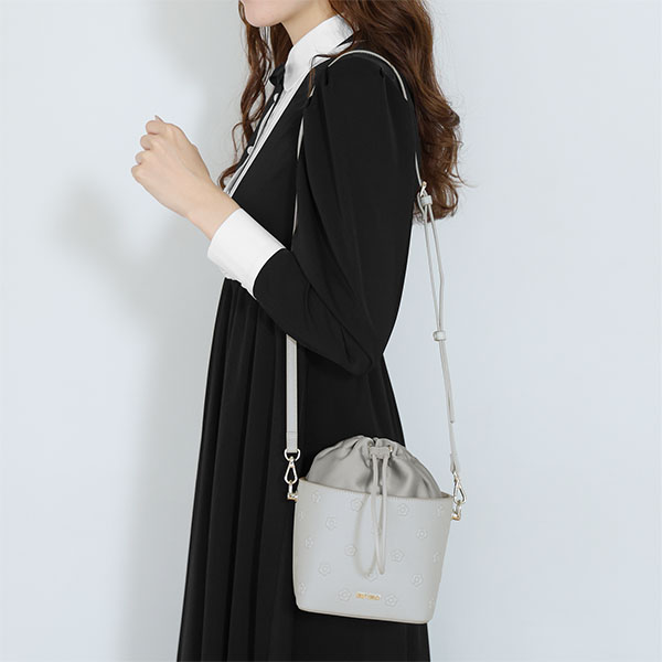 シンプルエンボスデイジー ドロストショルダー（ライトブルー）