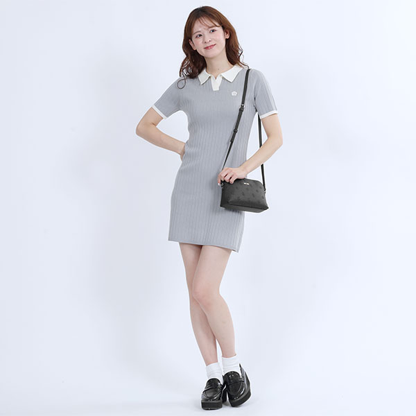 シンプルエンボスデイジー ポシェット（ブラック）