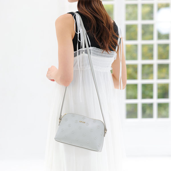 シンプルエンボスデイジー ポシェット（ライトブルー）