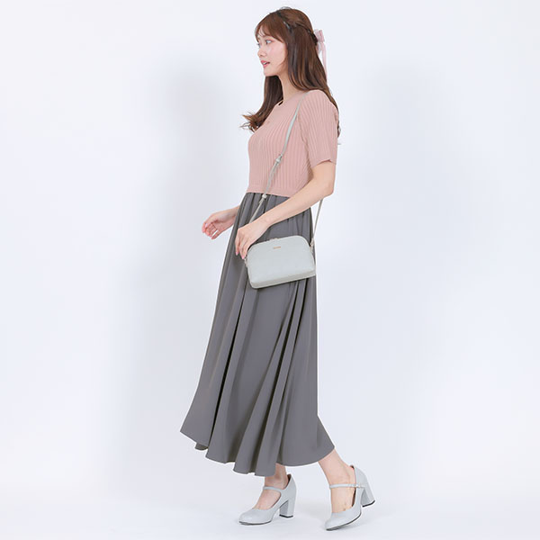 シンプルエンボスデイジー ポシェット（ライトブルー）