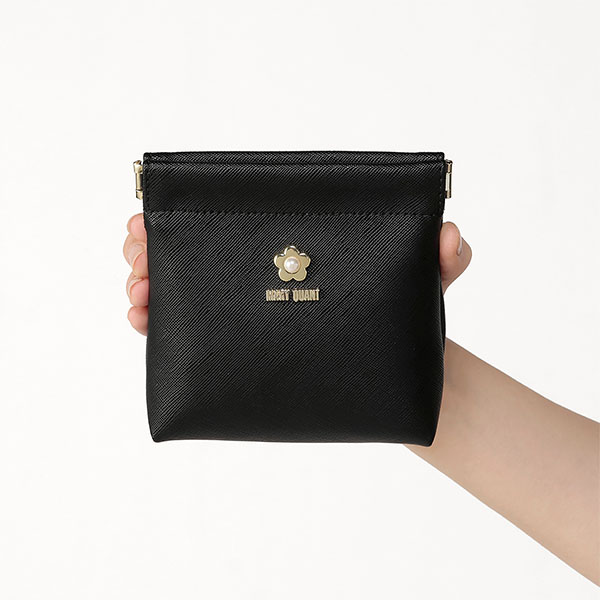 サフィアーノパール バネクチポーチ（ブラック）