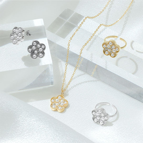 パールクラスタ ピアス（シルバー）