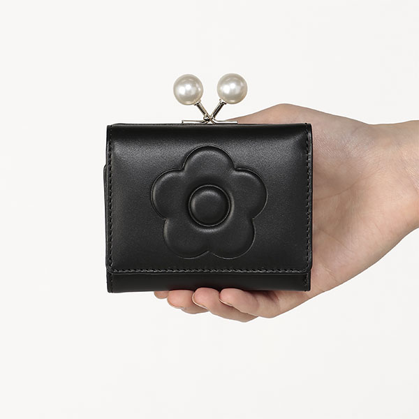 エンボスデイジーパール ガマ口ウォレット（ブラック）