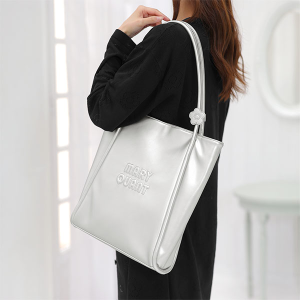 デイジーパッチムーヴ トート（シルバー）