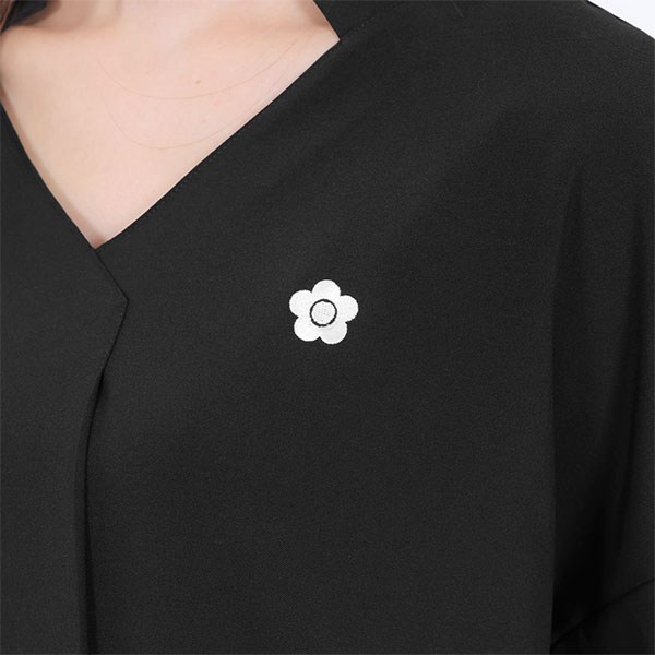 フロントタック ブラウス（ブラック）