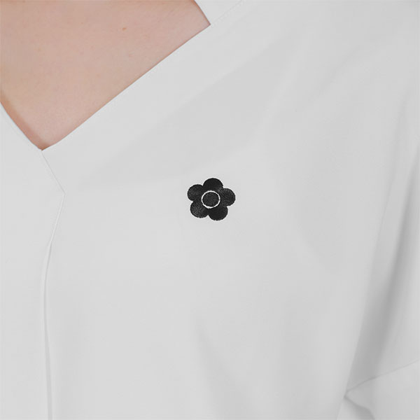 フロントタック ブラウス（ホワイト）