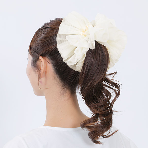 フラッフィーチュール シュシュ（アイボリー）