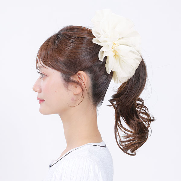 フラッフィーチュール シュシュ（アイボリー）