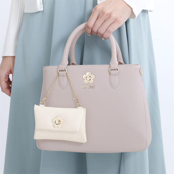 ターンロックデイジー フラップポーチ（ホワイト）