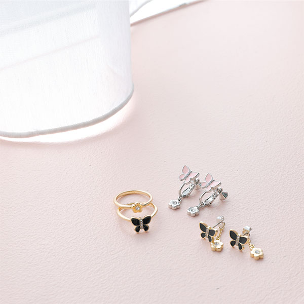 バタフライリボン ピアス（シルバー）