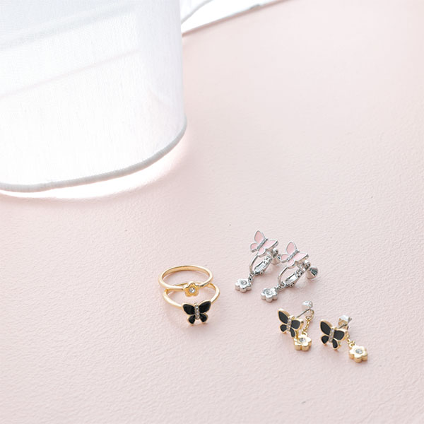 バタフライリボン イヤリング（シルバー）