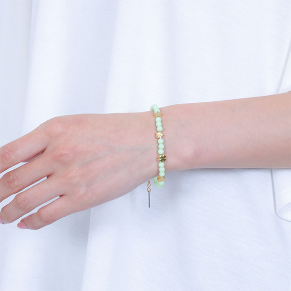 ガラスビーズ ブレスレット（ミント）