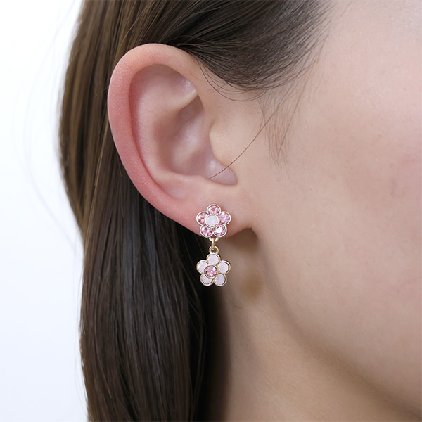 カラービジューデイジー ピアス（ピンク）