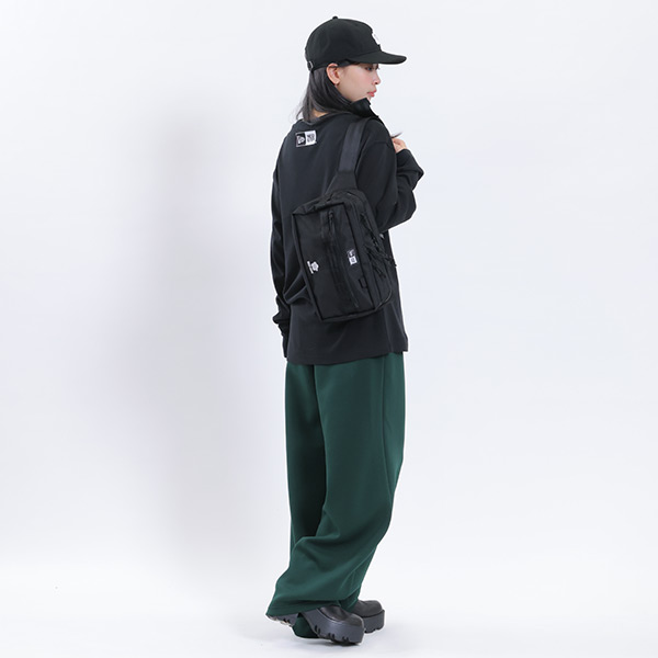 NEW ERA×MARY QUANT スクエア ボディバッグ（ブラック）