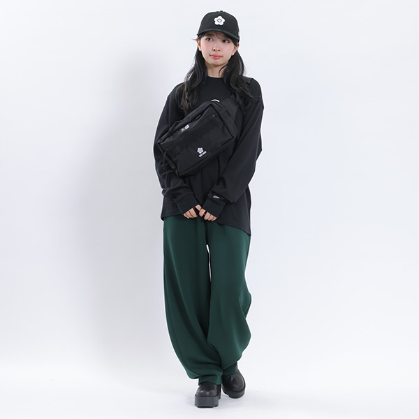NEW ERA×MARY QUANT スクエア ボディバッグ（ブラック）