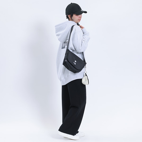 NEW ERA×MARY QUANT フラップ ショルダー（ブラック）