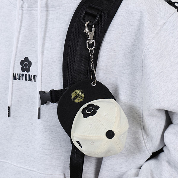 NEW ERA×MARY QUANT BIGデイジー ダイカットポーチ（ブラック×ホワイト）