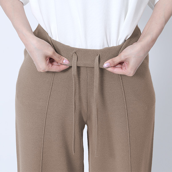 センターシームニット パンツ（モカ）